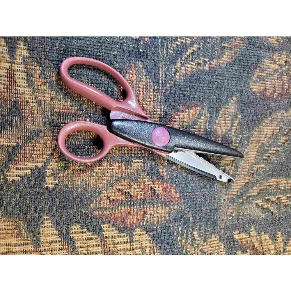 Fiskars Paper Edge Scissors- Arabian Paper Edgers
